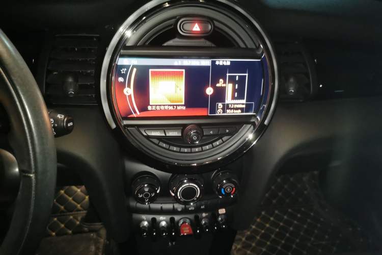 Used  MINI 2018 1.5T COOPER Classic Edition Five-Door Version