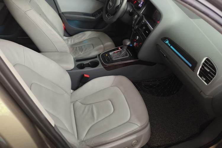 Used Audi A4L 2013 35 TFSI Automatic Comfort Model
