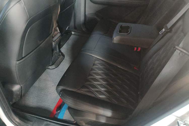 Used Wuling Asta 2022 2.0L DHT Electric-Speed Version
