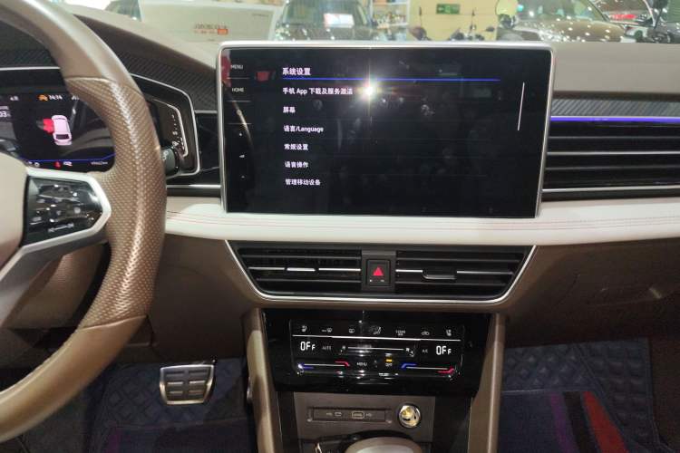 Used Volkswagen Tiguan L 2023 Facelift 380TSI Automatic All-Wheel Drive R-Line Flagship 7-Seater
