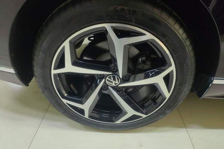 Used Volkswagen Magotan 2023 2 Million Units Limited Edition 330TSI DSG Leading Version
