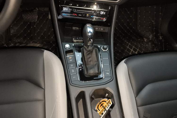 Used Volkswagen Bora 2023 300TSI DSG Prestige Edition
