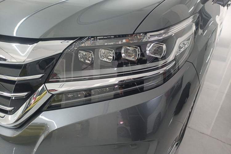 Used Honda Elysion 2016 2.4L Supreme Edition
