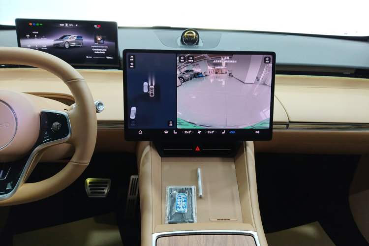 Used Hima Luxeed R7 2024 All-Electric 667 km Max
