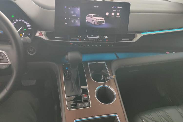 Used Toyota Sienna 2024 2.5L Hybrid Comfort Edition