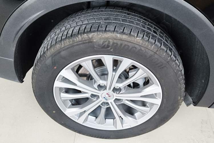 Used Buick Envision 2022 Encore Plus 652T Five-Seat All-Wheel-Drive Luxury Model
