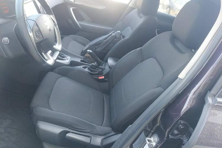 Used  5LS 2015 1.6T Comfort Edition THP160
