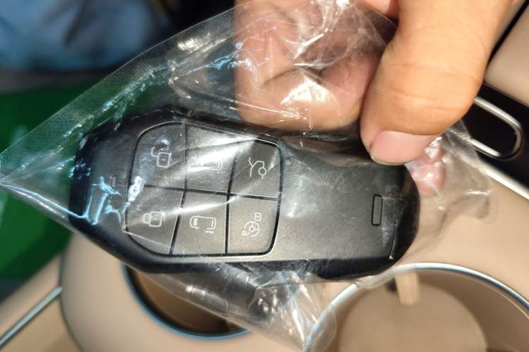 Used XPeng X9 2024 702 Ultra-Long Range Max