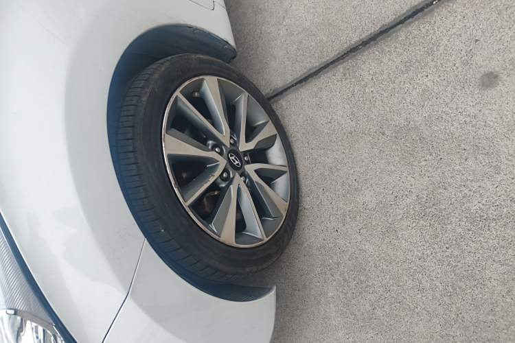 Used Hyundai Elantra 2015 1.6L Automatic Leading Model