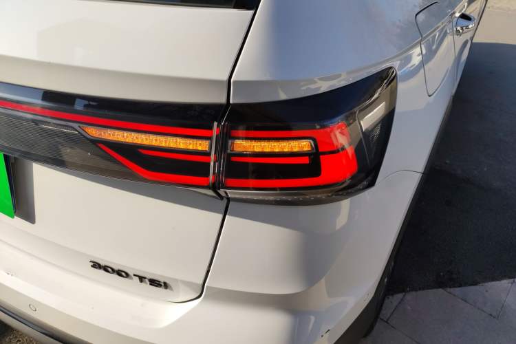 Used Volkswagen Tharu 2023 300TSI Two-Wheel-Drive Moon Luxury Edition