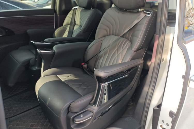 Used GAC Trumpchi M8 2024 Master Series 400T Prestige Edition
