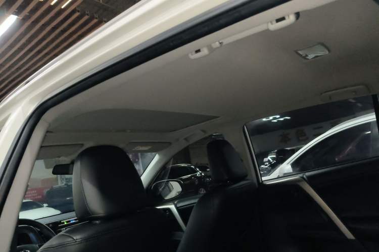 Used Toyota RAV4 2015 2.0L CVT Two-Wheel Drive Fashion Edition
