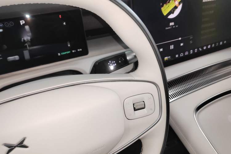 Used XPeng X9 2024 702 Ultra-Long Range Max
