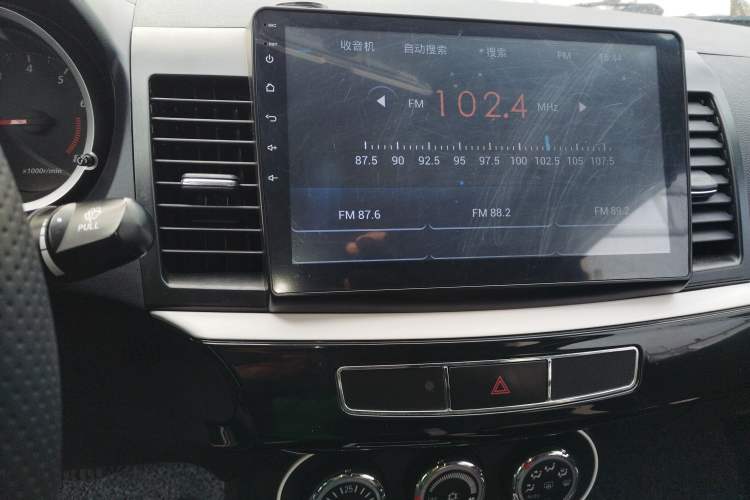 Used Mitsubishi Lancer EX 2016 1.8L CVT Black-and-White Retro Edition