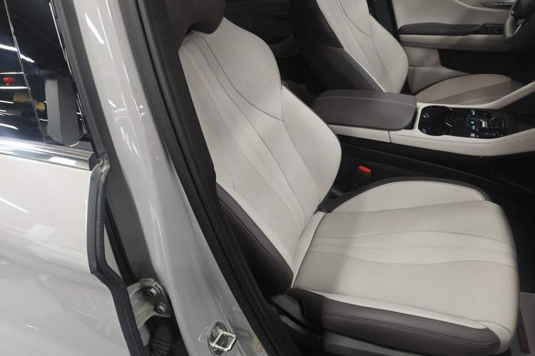 Used BYD Song PLUS New Energy 2025 DM-i Smart Drive 112KM Prestige Model
