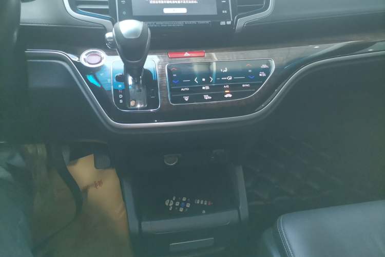 Used Honda Odyssey 2015 2.4L Supreme Edition
