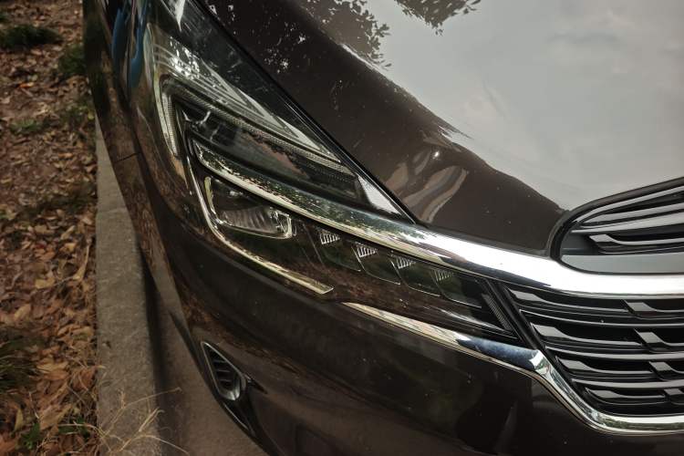 Used Buick GL8 2021 Land Cruiser Executive Class 652T Luxury Model
