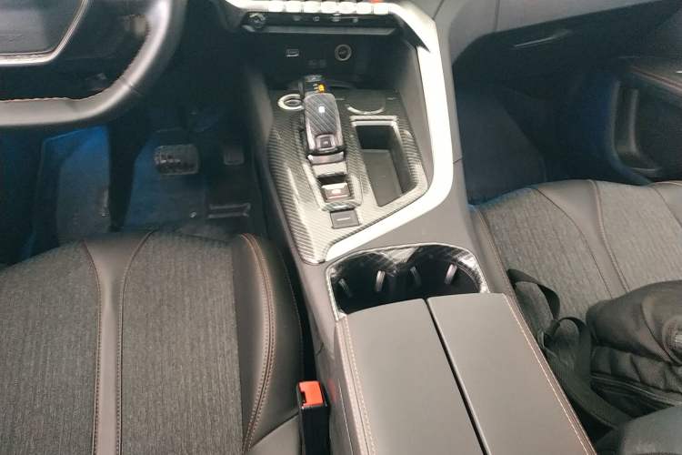 Used Peugeot 5008 2017 380THP 7-Seater Elite Edition