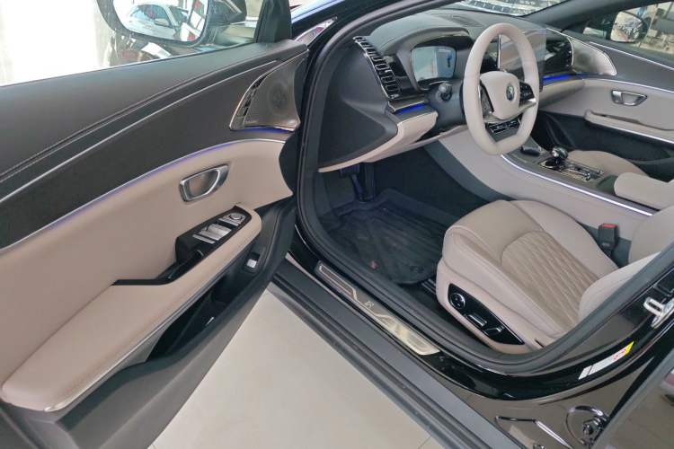 Used BYD Han 2025 DM-i Intelligent Driving Edition 125KM LiDAR Flagship Model
