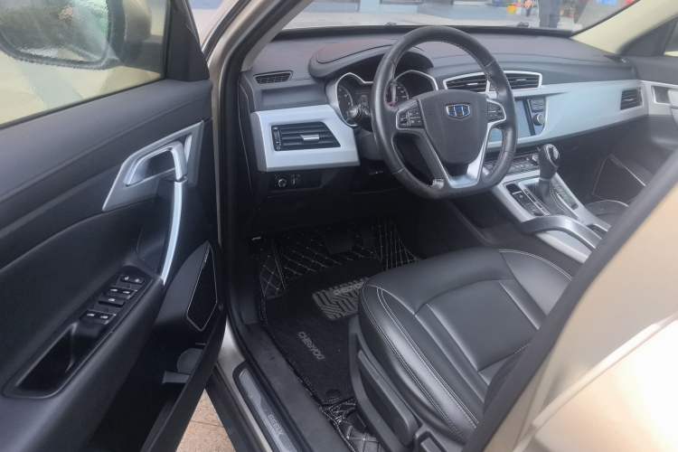 Used Geely Auto Emgrand X7 Sport 2016 1.8TD Automatic ZhiShang Model
