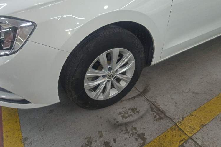 Used Volkswagen Bora 2016 1.6L Manual Fashion Edition
