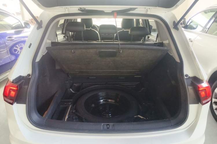 Used Volkswagen Tiguan L 2017 330TSI Automatic Two-Wheel Drive Luxury Edition
