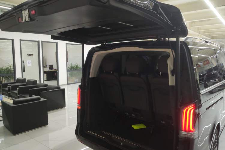 Used Mercedes-Benz V-Class 2024 V 300 Prestige Edition
