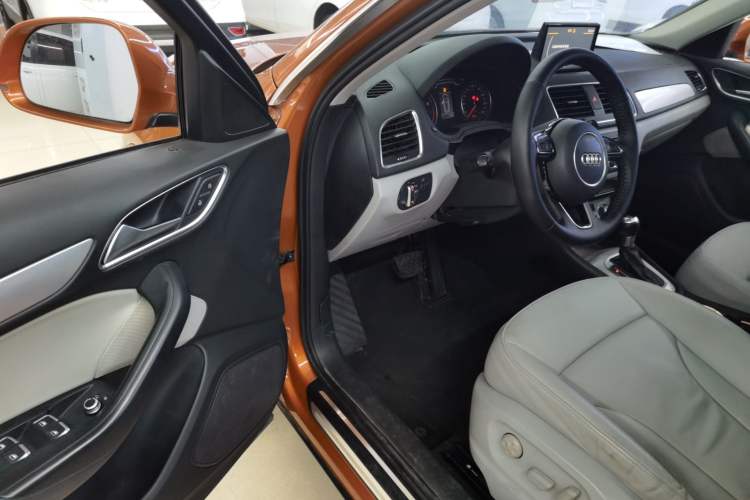 Used Audi Q3 2015 30 TFSI Comfort Model
