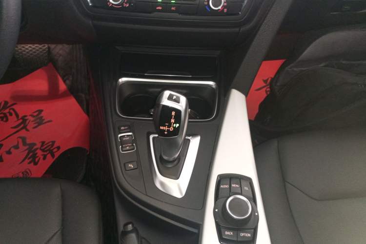 Used BMW 3 Series 2015 316Li Fashion Model
