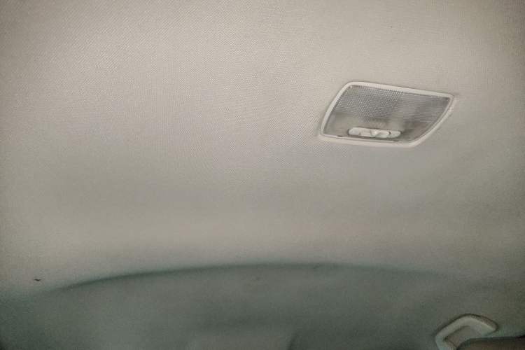 Used Honda CR-V 2012 2.0L two-wheel drive urban version
