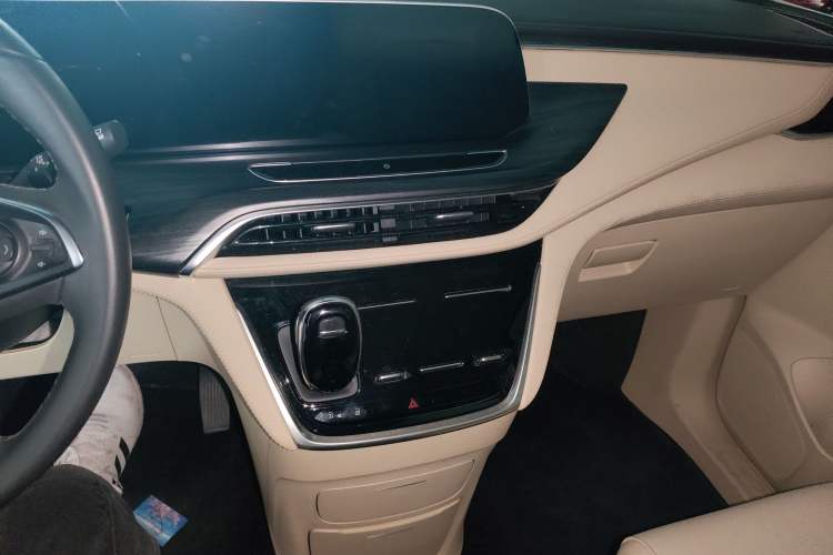 Used Buick GL8 2023 ES Lu Zun Deluxe Model