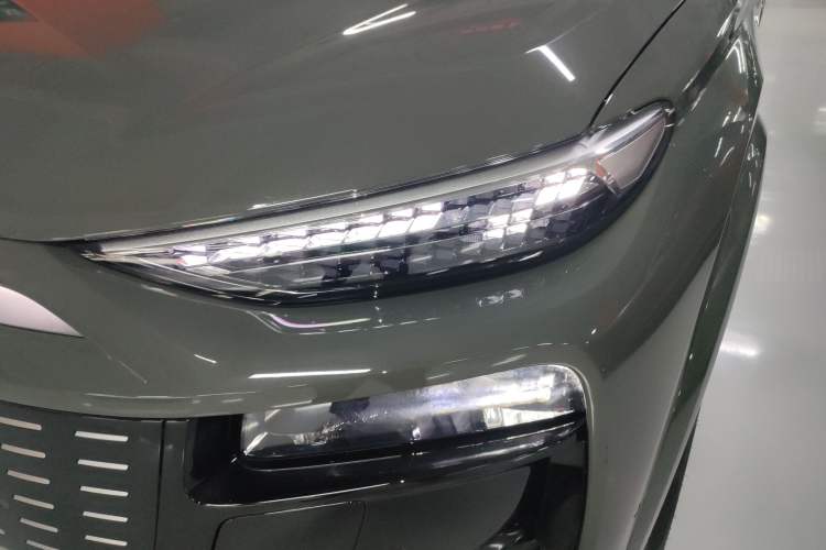 Used Audi Q6L e-tron 
