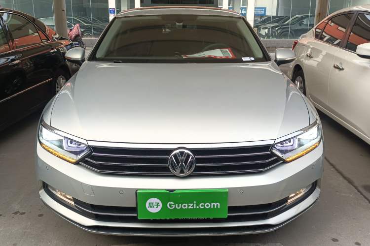 Used Volkswagen Magotan 2018 Facelift 330TSI DSG Luxury Model
