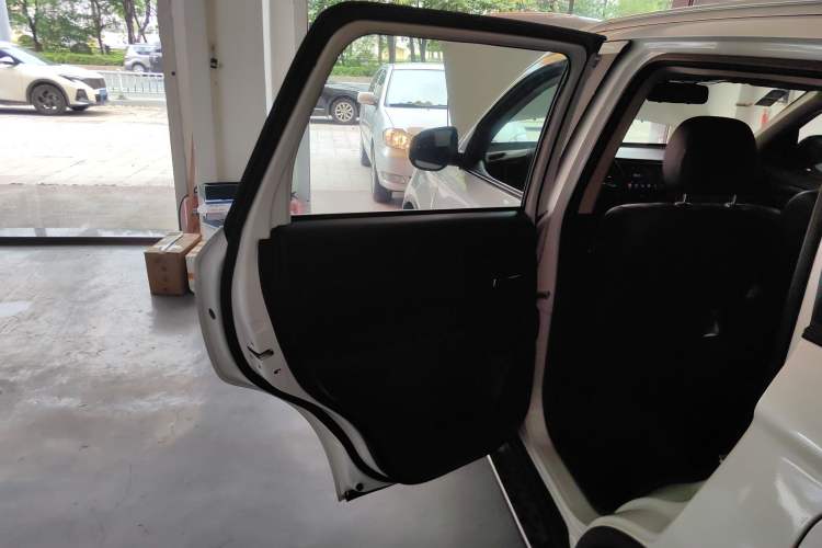 Used Mitsubishi Outlander 2017 2.0L Two-Wheel Drive Glory Edition 5 Seats
