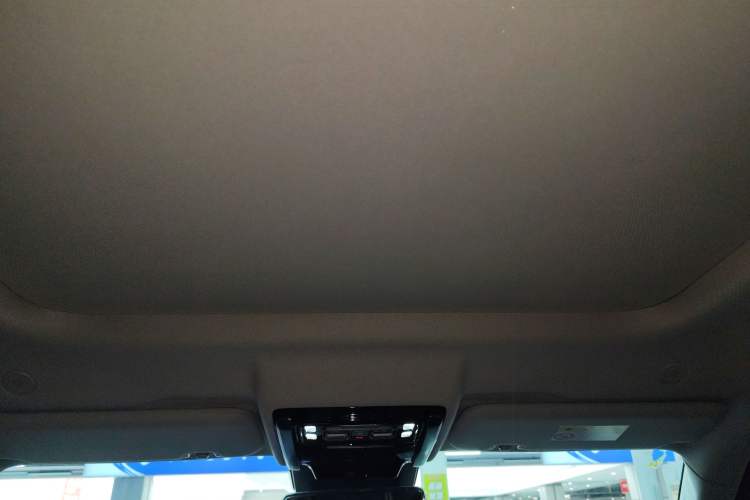 Used  Leopard 5 2023 Navigator Edition
