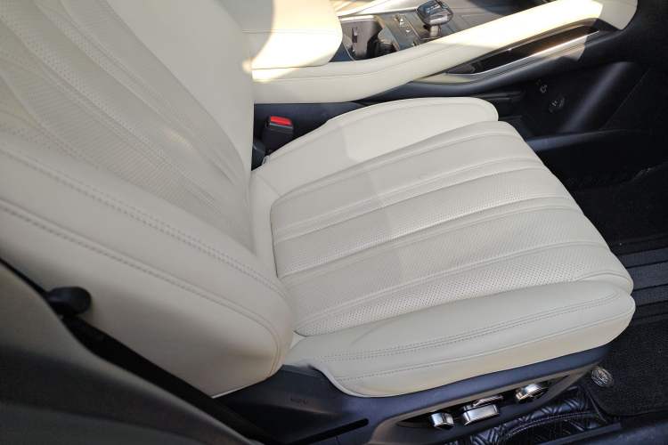 Used BYD Song L EV 2024 662 km Excellence Version
