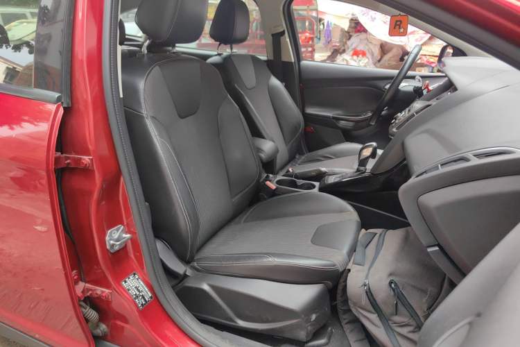 Used Ford Focus 2012 Hatchback 1.6L Automatic Fashion Edition