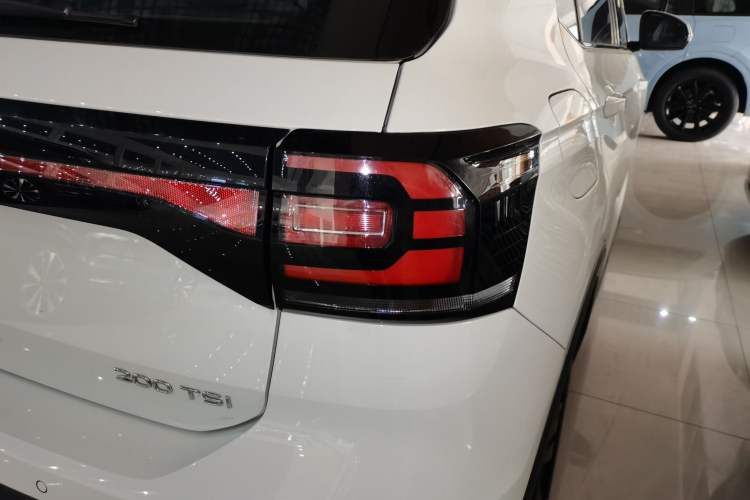 Used Volkswagen Tacqua 2023 200TSI DSG Joy-Connect Edition
