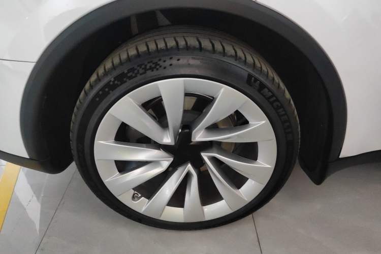 Used Tesla Model Y 2025 Rear-Wheel Drive First Edition
