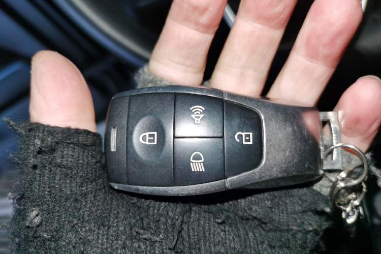 Used  BJ40 2023 2.0T Automatic Four-Wheel Drive Urban Hunter Edition Chivalrous Type
