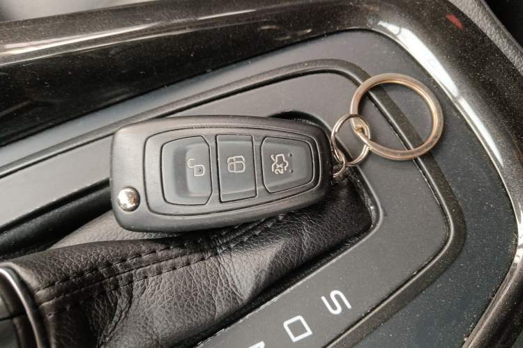 Used Ford Focus 2017 Hatchback 1.6L Automatic Fashion Edition Smart Drive Version
