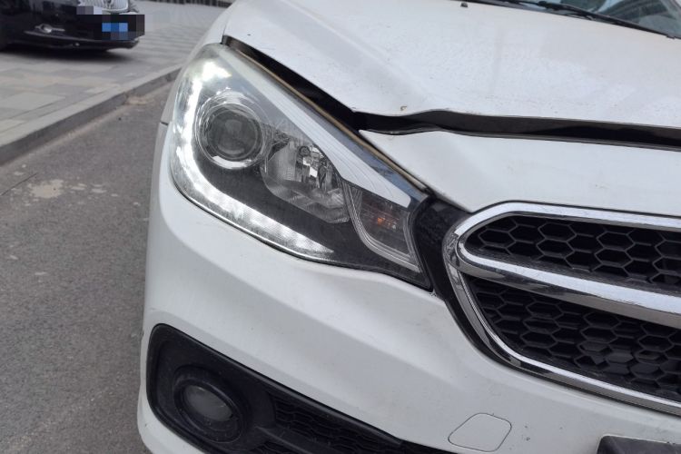 Used Soueast V5 Lingzhi 2017 1.5L Manual New Elite Model
