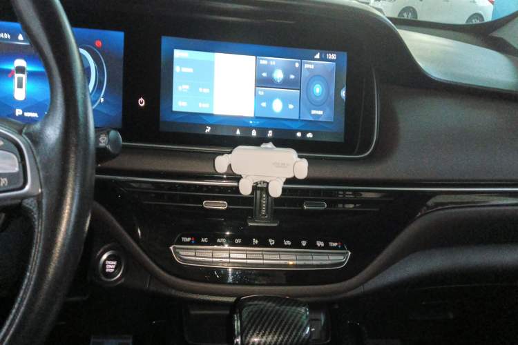 Used GAC Trumpchi M6 2019 270T DCT Prestige Edition (6-Seater) China VI
