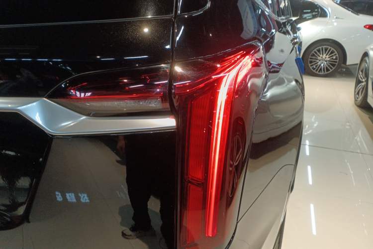 Used Cadillac XT6 2022 2.0T 7-Seater Two-Wheel Drive Luxury Version
