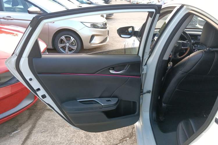 Used Honda Civic 2016 180TURBO CVT Comfort Version
