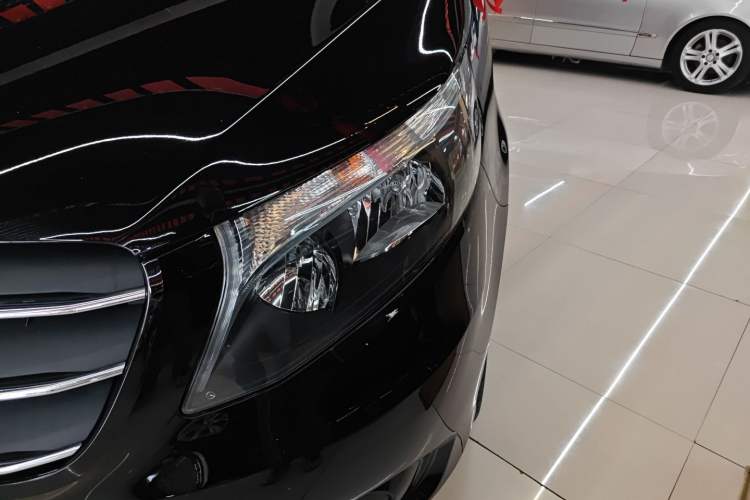 Used Mercedes-Benz Vito 2021 2.0T Elite Version 7 Seats
