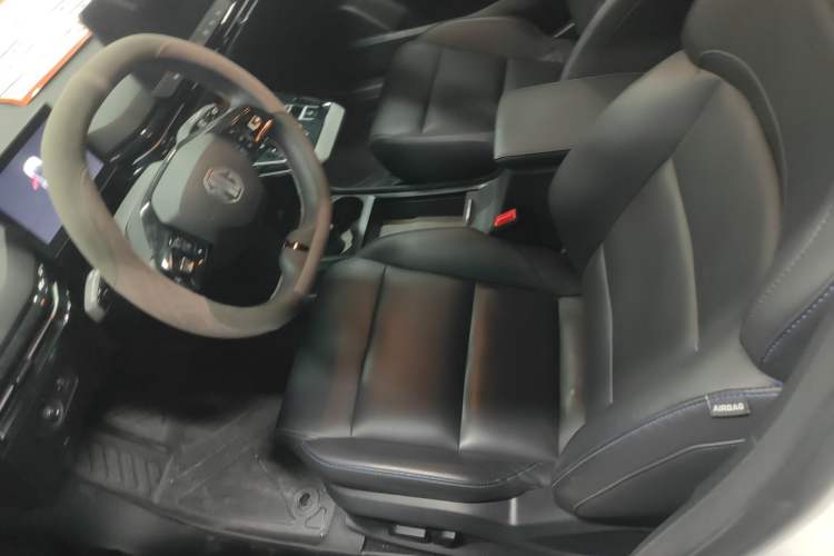 Used MG 4 EV 2023 415 km Range Sea-Faring Champion Edition
