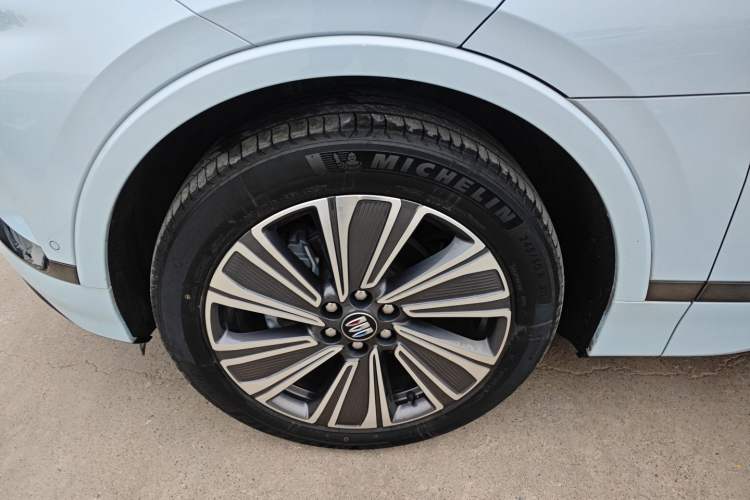 Used Buick E5 2023 Premium Long-Range Version
