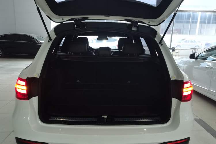 Used Mercedes-Benz GLC 2016 GLC 260 4MATIC Luxury Model