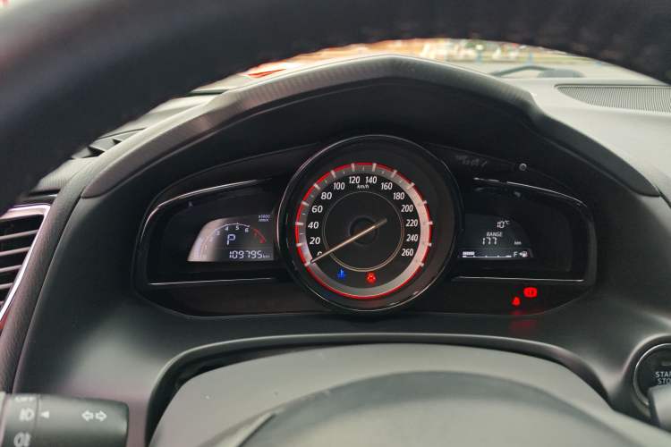 Used Mazda Mazda 3 Axela 2014 Sedan 1.5L Automatic Luxury Model
